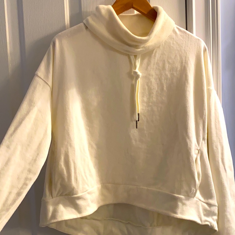 White Sweaty Betty Sweatshirts size small. Never worn